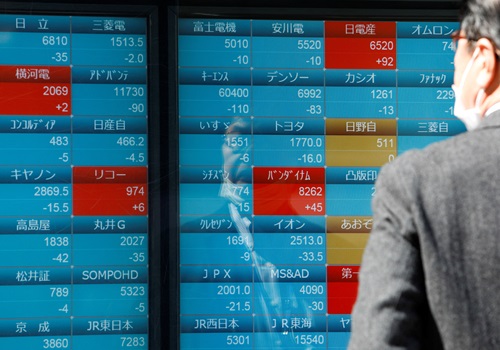Asia stocks weaken on the patient approach to rate cuts